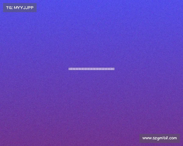 滕哈格使用无人机录制训练视频并通过屏幕与球员深入分析战术演练