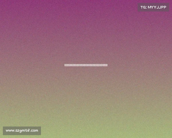 滕哈格使用无人机录制训练视频并通过屏幕与球员深入分析战术演练